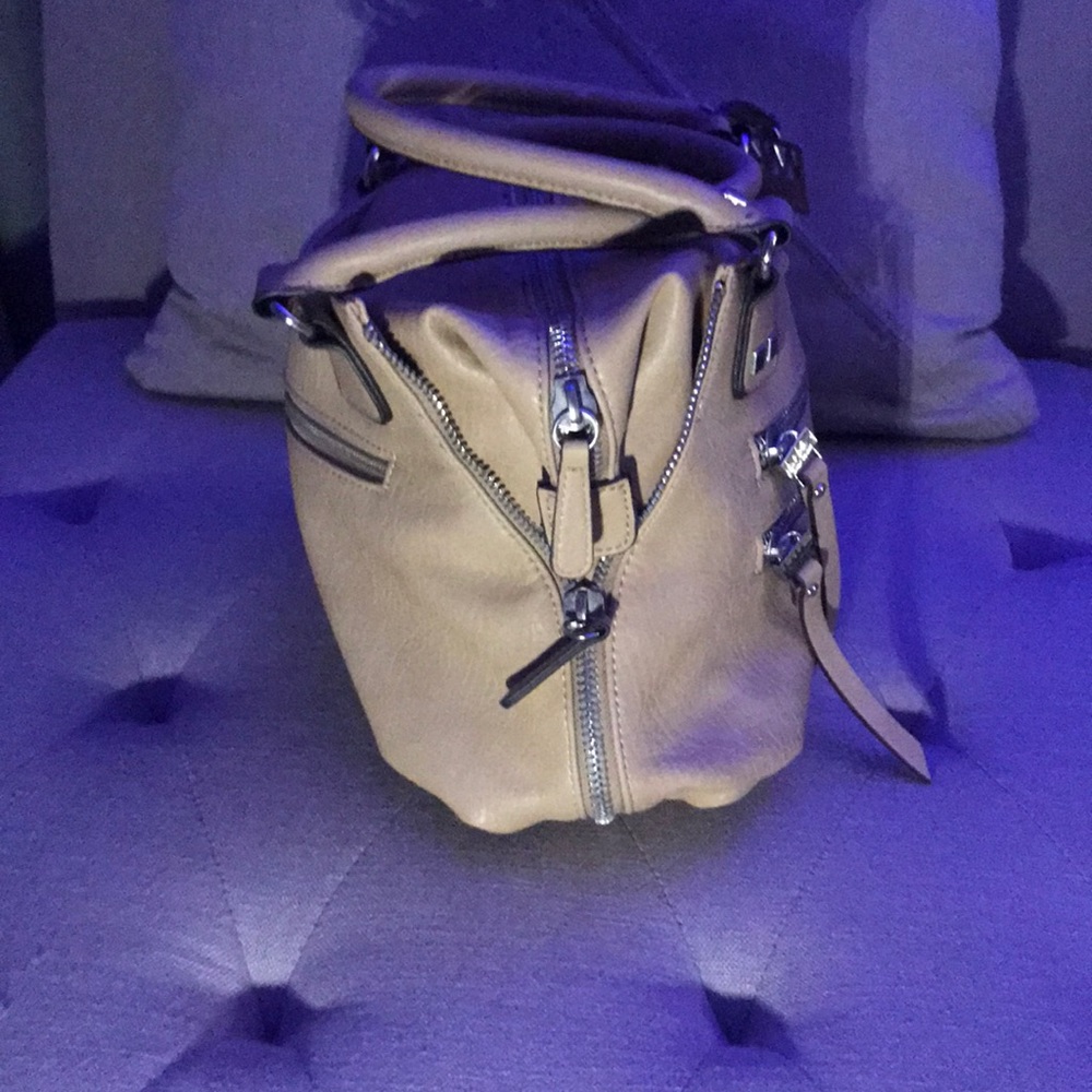 Bag - Picture 2 of 5